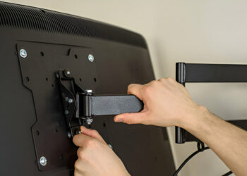 Computer Monitor Can Be Mounted