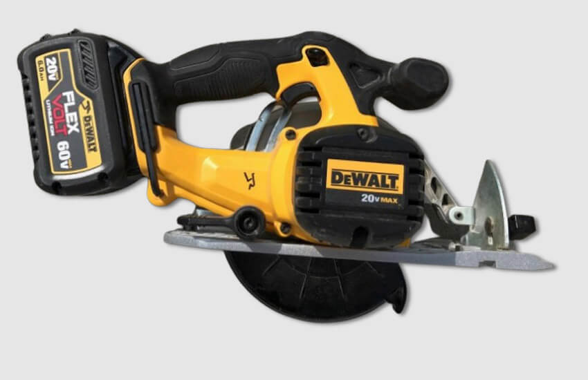 DEWALT 20V MAX Circular Saw