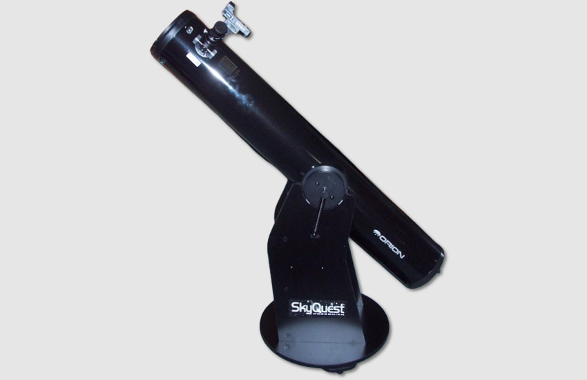 Orion SkyQuest XT6 Classic Dobsonian Telescope