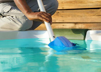 POOL BLASTER Cordless Vacuum