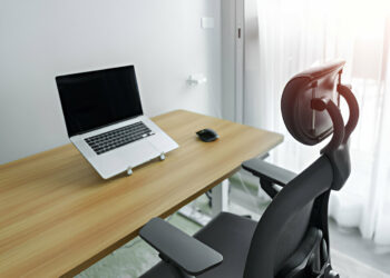 VIVO 32 inch Adjustable Height Computer Desk Review 2025