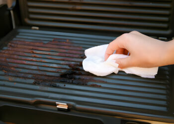 How to Clean an Electric Grill: A Comprehensive Guide
