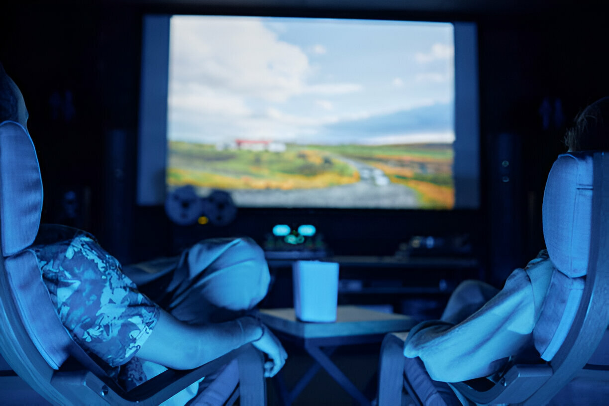 Gaming on a projector Pros and Cons of bigscreen gaming Trundle Picks