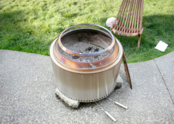 smokeless fire pit