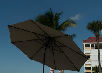 Auto-Tilt-Umbrella