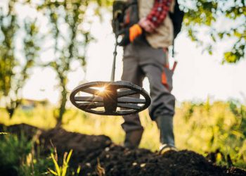 Minelab-Vanquish-540-Multi-Frequency-Pinpointing-Metal-Detector