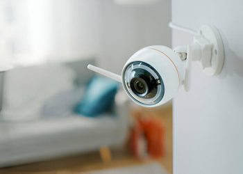 Eufy-E220-Indoor-Security-Cam