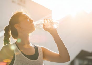 Salomon-ADV-Skin-12-Hydration-Pack-Flask